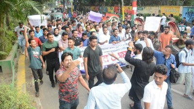 সরকারকে বিপদে ফেলতে নিত্যপণ্যের দাম বাড়িয়ে দিচ্ছে সিন্ডিকেট: সমন্বয়ক রাসেল