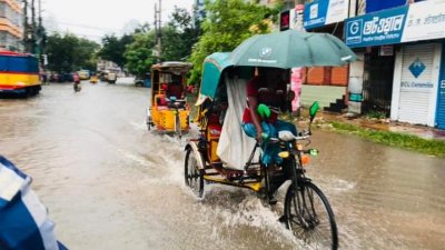 আড়াই ঘণ্টায় ৯২ মিলিমিটার বৃষ্টি, তলিয়ে গেছে যশোর শহরের অনেক এলাকা