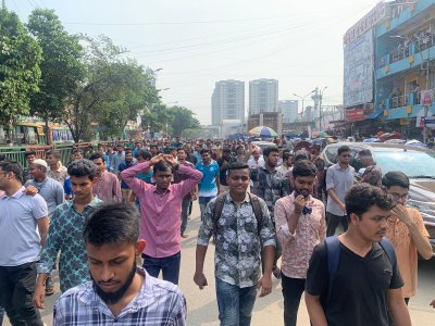 স্বতন্ত্র বিশ্ববিদ্যালয়ের দাবিতে সাত কলেজের শিক্ষার্থীদের আন্দোলন