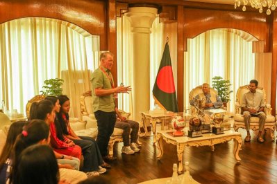 ফুটবলারদের দাবি-দাওয়ার কথা শোনেন প্রধান উপদেষ্টা