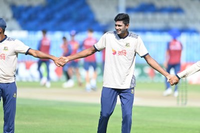 ওয়ানডে অভিষেক হচ্ছে নাহিদ রানার।