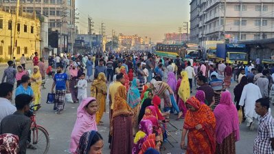 মহাসড়কের উভয়পাশে তীব্র যানজট