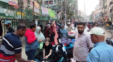 বিক্রেতাদের আশা, শীত বাড়লে বেচাবিক্রি আরও বাড়বে