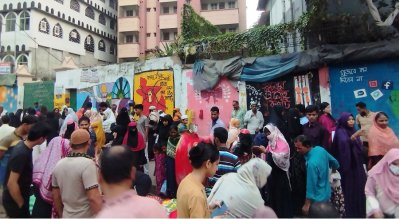 বাজারে শীতের পোশাক, ফুটপাতে বিক্রি জমজমাট
