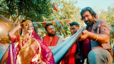 ডাকাত শিবলুর সামনে নাচছেন কনে