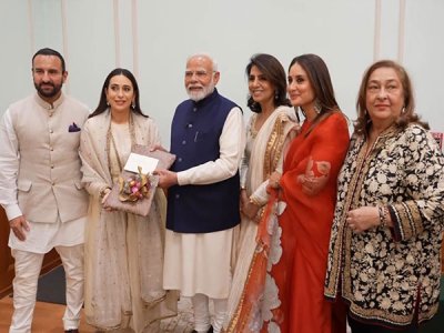 মোদিতে মুগ্ধ কারিনা: ‘তিনি আসলেই বিশ্বনেতা’