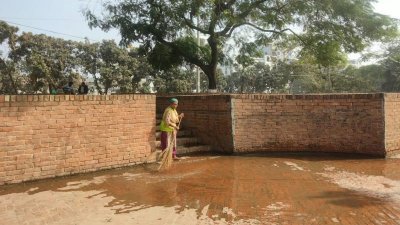 চলছে ধোয়া-মুছার কাজ 