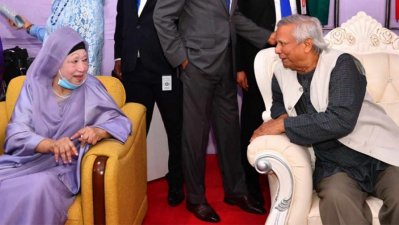সম্প্রতি সেনাকুঞ্জের অনুষ্ঠানে খালেদা জিয়া ও ড. মুহাম্মদ ইউনুস