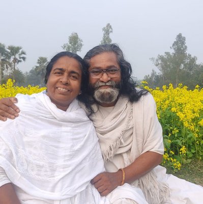 স্ত্রীর সঙ্গে শিল্পী