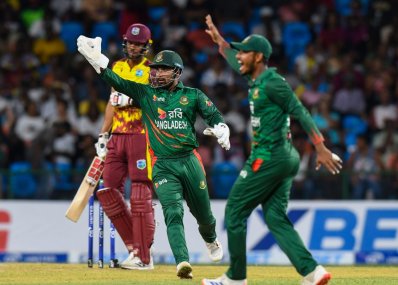 ম্যাচের একটি মুহূর্ত।