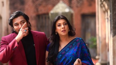 আরেকটি দৃশ্যে কিবরিয়া ও মৌ