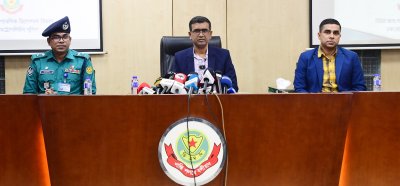 রাজধানীতে বিপুল পরিমাণ আতশবাজিসহ দুইজন গ্রেফতার
