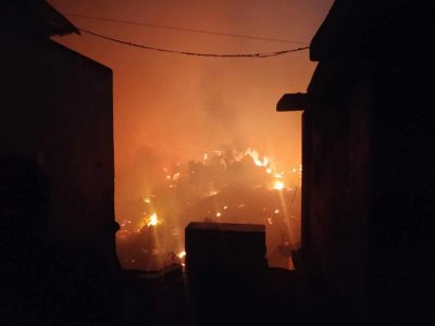 আগুনে বাজারের শতাধিক দোকান পুড়ে গেছে