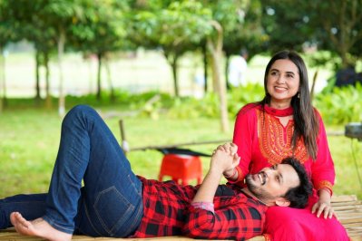 আরেকটি দৃশ্যে বৃষ্টি ও ইরফান