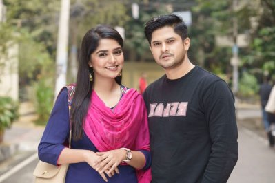 একটি দৃশ্যে নিলয় ও হিমি