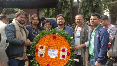 প্রবীর মিত্রের মরদেহের প্রতি বাচসাসের শ্রদ্ধাঞ্জলি