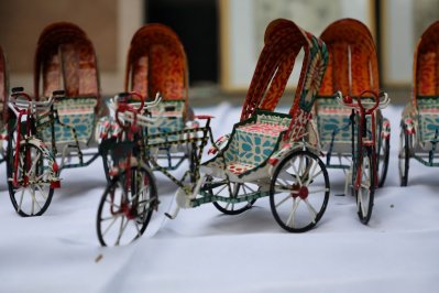 ফরাসি সংস্কৃতি কেন্দ্রে ‘সদর ঘাটের কুলি’!