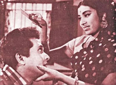 ‘জীবন থেকে নেয়া’ সিনেমায় নায়করাজ রাজ্জাক ও সুচন্দা