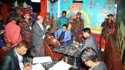 চলতি মাসে সারা দেশে মোট ৩৭টি ভ্রাম্যমাণ আদালত পরিচালনা করা হয়