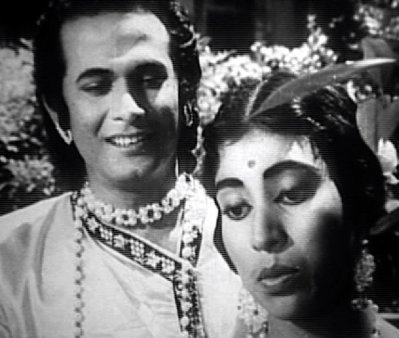 ‘বেহুলা’ সিনেমায় রাজ্জাক ও সুচন্দা 