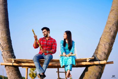 ‘মন-দুয়ারী’ নাটকের একটি দৃশ্যে অপূর্ব ও নিহা