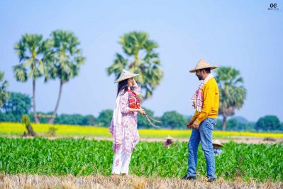 ‘মন-দুয়ারী’ নাটকের একটি দৃশ্যে অপূর্ব ও নিহা