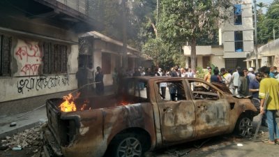 ওবায়দুল কাদেরের গ্রামের বাড়িতে অগ্নিসংযোগ-ভাঙচুর