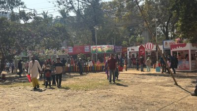 ফাঁকা পড়ে আছে সিসিমপুরের স্টেজ বানানো জায়গাটি। 