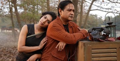 ‘কষ্ট ভীষণ’ গানের ভিডিওর শুটিংয়ে মৌরী মাহদী ও আসিফ আকবর