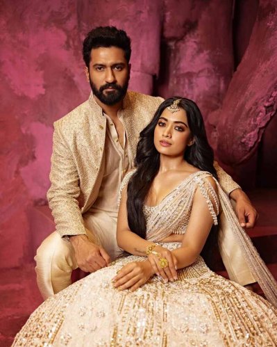 সিনেমা মুক্তির আগে মন্দিরে কী চাইলেন ভিকি-রাশমিকা?  