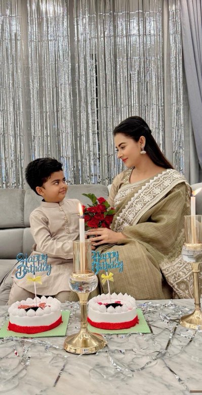 ছেলে বীরের সঙ্গে শবনম বুবলী 