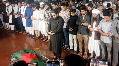 কেন্দ্রীয় শহীদ মিনারে বুধবার রাতে কাশেমের জানাজা সম্পন্ন হয়