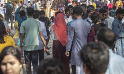 বসন্ত ও ভালোবাসা দিবসের রঙে বইমেলাও রঙিন