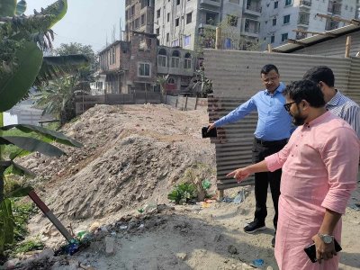 হাইক্কার খালটি পরিদর্শন করেন ডিএনসিসির প্রশাসক 