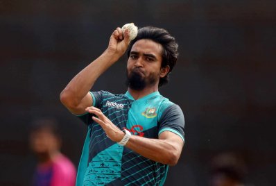 অনুশীলনে তানজিম হাসান সাকিব। 