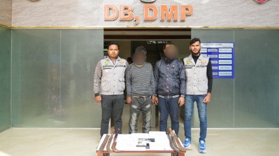 গত ১৪ জানুয়ারি রাজধানীর খিলগাঁওয়ে বিদেশি পিস্তল, ম্যাগাজিন ও গুলিসহ দুই দুজনকে গ্রেফতার করা হয়