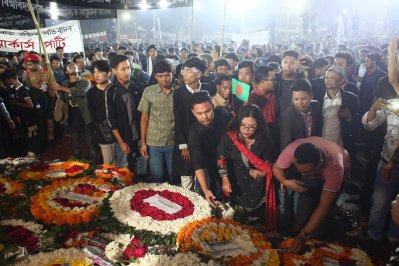 শ্রদ্ধা জানান নানা শ্রেণি-পেশার মানুষ
