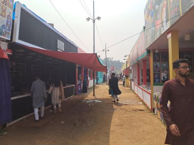 ক্রেতার অপেক্ষায় বইমেলা
