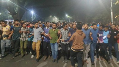 স্বরাষ্ট্র উপদেষ্টার পদত্যাগের দাবিতে শিক্ষার্থীদের বিক্ষোভ মিছিল