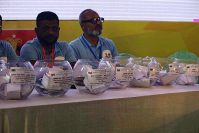 পরিবর্তন না পুনরাবৃত্তি: কী বার্তা দেবে তৃণমূল, কী আসছে সিদ্ধান্ত