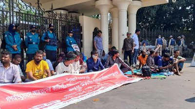 জুলাই আন্দোলনে আহতদের অবস্থান কর্মসূচি (ছবি: ইমরান আলী)