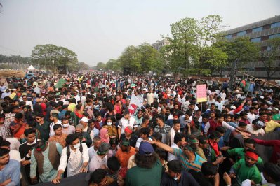 জাতীয় নাগরিক পার্টির আত্মপ্রকাশ: মঞ্চ প্রস্তুত, জড়ো হচ্ছে মানুষ