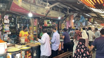 দুই দিনের ব্যবধানে সবজির দাম দ্বিগুণ, মাছ-মাংসের দামও বেড়েছে