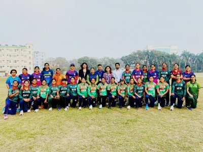 ক্রিকেটারদের সঙ্গে গবেষক দল