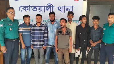 কোতয়ালী থানায় আটক ব্যক্তিরা