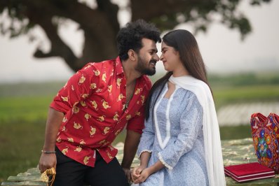 আরেকটি দৃশ্যে ফারহান ও পায়েল