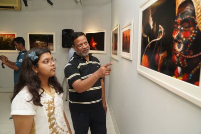 চলছে ‘হাজং’ সম্প্রদায় নিয়ে প্রদর্শনী