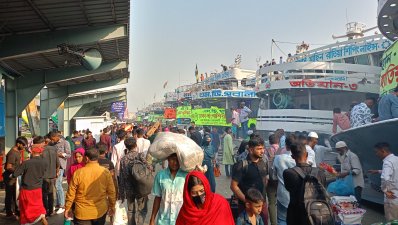 সদরঘাটে চাপ থাকলেও স্বস্তির যাত্রা