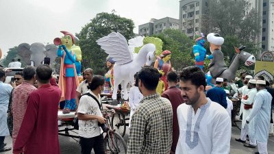 শ্রেণি-পেশার মানুষের স্বতঃস্ফূর্ত অংশগ্রহণ