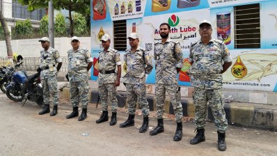 অপ্রাপ্তির মধ্যেও ঈদের আনন্দ খোঁজেন তারা